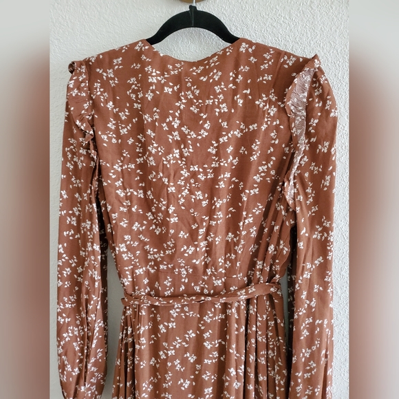 In-Loom Women's Floral Ruffle Wrap around  Midi Dress Size Large - Picture 9 of 13